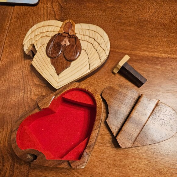 carver dans handcrafted wood angel puzzle box trinket box made in Vietnam - Picture 5 of 6